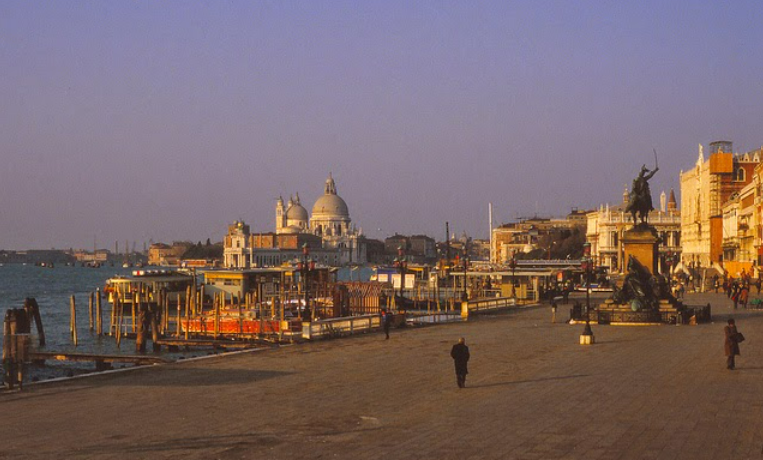 Meravigliose foto a colori di Venezia nel 1985