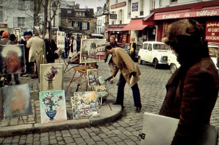 30 photos étonnantes montrent à quoi ressemblait Paris au milieu des années 1970