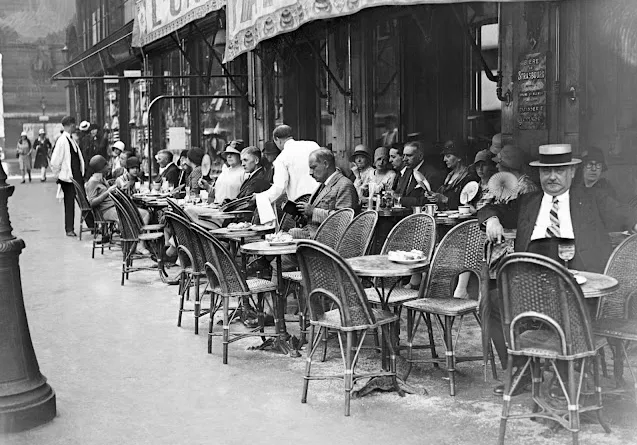 Photographies vintage étonnantes des cafés parisiens des années 1920 et 1930