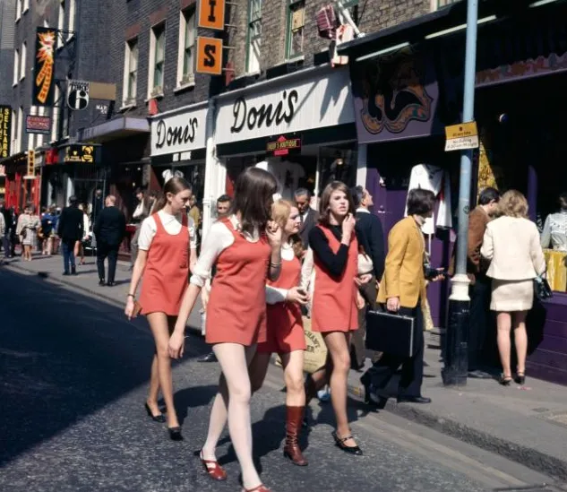 Swinging London: A Look Back at Carnaby Street in the Sixties _ Oldeng
