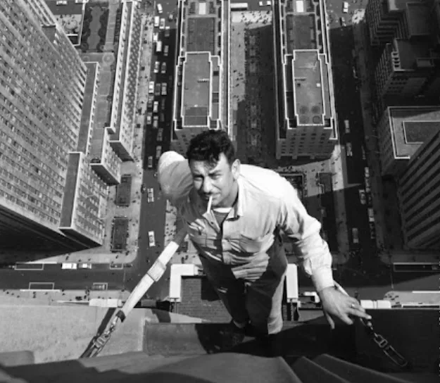 Don’t Look Down! Vintage Photographs of Skyscraper Window Cleaners From the Past _ USStories