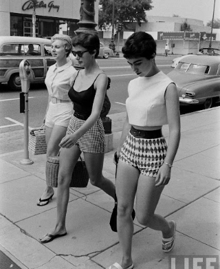 Évolution des shorts féminins : des 'shorts courts' iconiques des années 1950