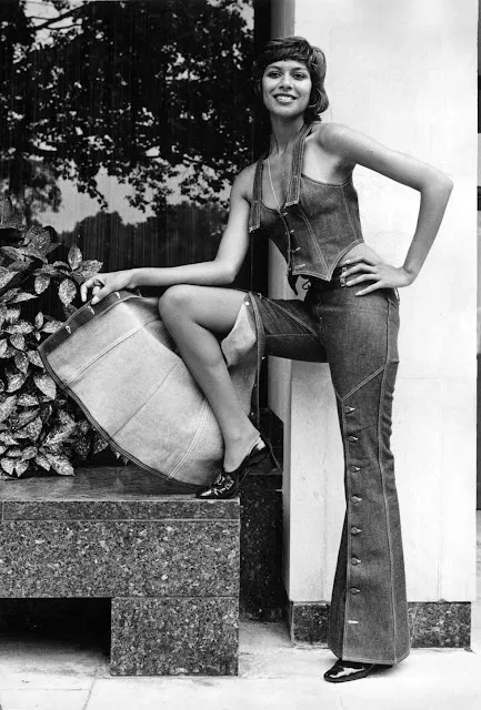 Photos captivantes de personnes arborant des jeans Levi's dans les rues des années 70 _ FrOld