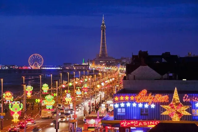 Wonderful Color Photographs Show the Heyday of Blackpool Beach in the 1950s _ Ye Olde England