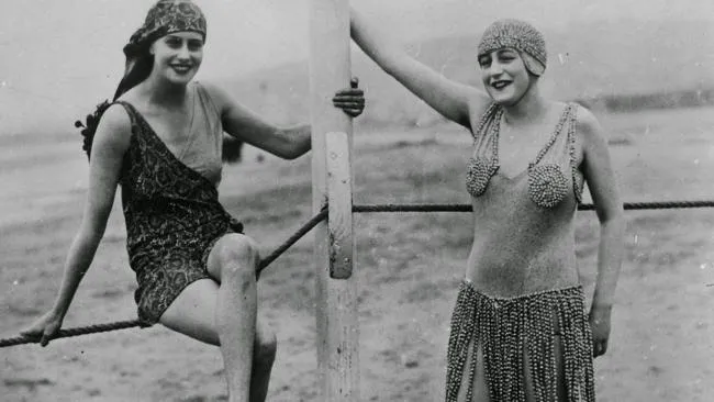 Beautiful Vintage Photos of Swimwear Models From the 1920s _ Ye Olde England