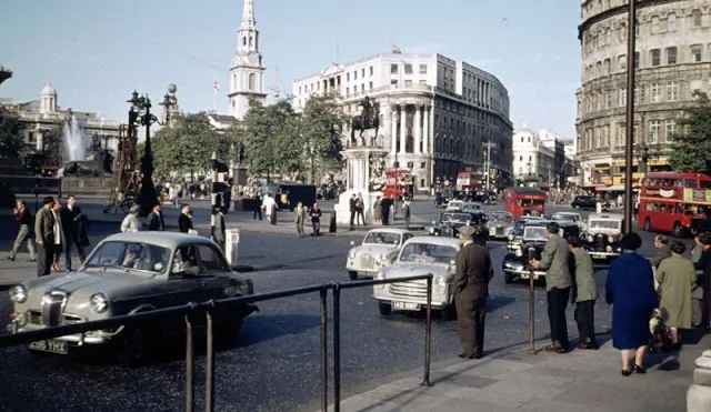 London in the 1950s Through Amazing Color Photos _ Ye Olde England