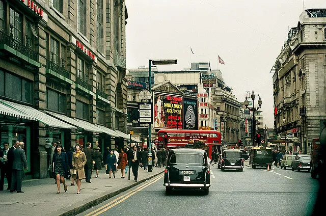 Beautiful Photographs Capture Street Scenes of London in the 1960s _ Ye Olde England