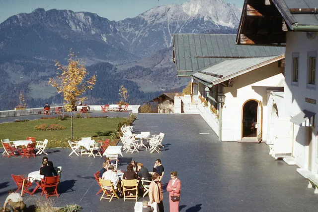 24 Beautiful Kodachrome Snapshots Captured Everyday Life in Germany During the 1950s