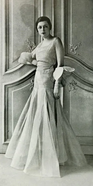 Vintage French Women's Fashion: 30 Glamorous Evening Dresses (Robe du Soir) of the 1930s