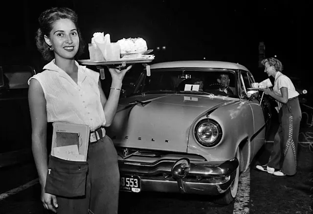 31 Vintage Photographs of Pretty Carhop Girls From Between the 1940s and 1960s