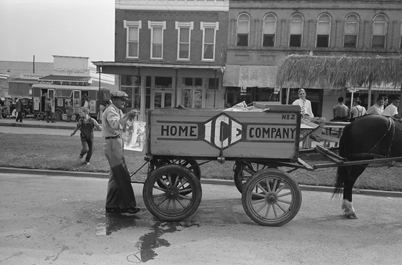 The Tale of Ice Delivery: A Narrative Presented Through Vintage Photographs of the Icemen