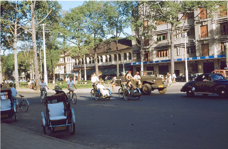 Bộ ảnh màu hiếm chụp cảnh đường phố Sài Gòn năm 1953, hơn 70 năm trước _TYSG