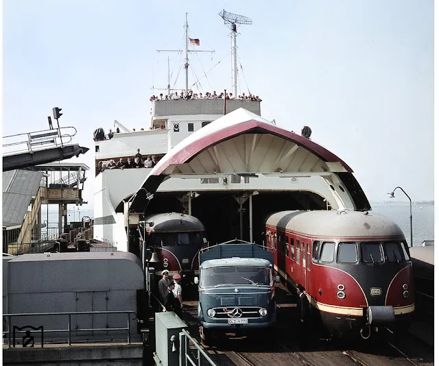 Wundervolle Farbfotos von Eisenbahnen in Hamburg, 1959