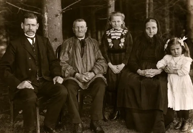 Vintage-Porträts des deutschen Fotografen August Sander aus den 1910er und 1940er Jahren