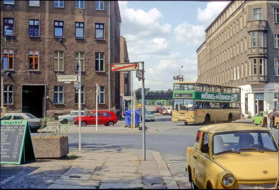 35 Fotografien von Berlin im Jahr 1992