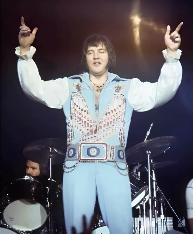 Elvis Presley - It's Midnight