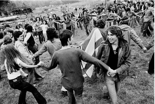 Il movimento Hippie e Rock a Milano: 28 sorprendenti foto documentano il “Festival della Gioventù Proletaria” del 1975-76