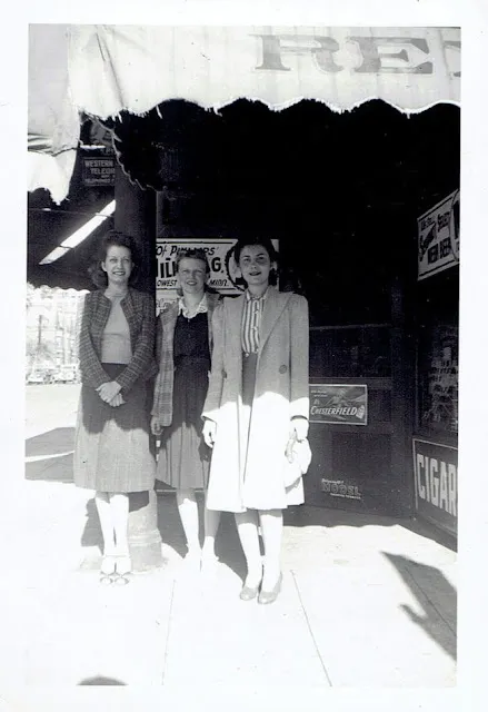 What Did Women Wear in the 1940s. Here Are 40 Vintage Snapshots Show Everyday 1940s Women's Fashions