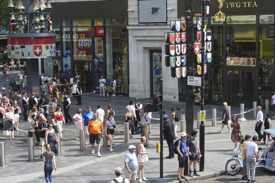 Gruesome Attack in Central London: 11-Year-Old Girl and Her 34-Year-Old Mother Stabbed, Sparking Outrage and Fear.H