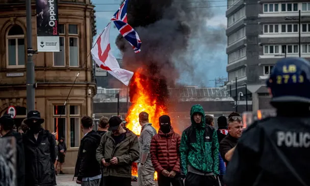 “Archbishop of Canterbury Warns: Why Christians Should Avoid Far-Right Groups”_L