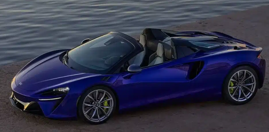 The 2025 McLaren Artura Spider debuted with an incredible updated V6 Hybrid powertrain