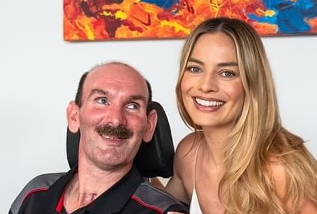 Margot Robbie's extraordinary act of kindness as she makes special visit to Aussie charity for disabled people