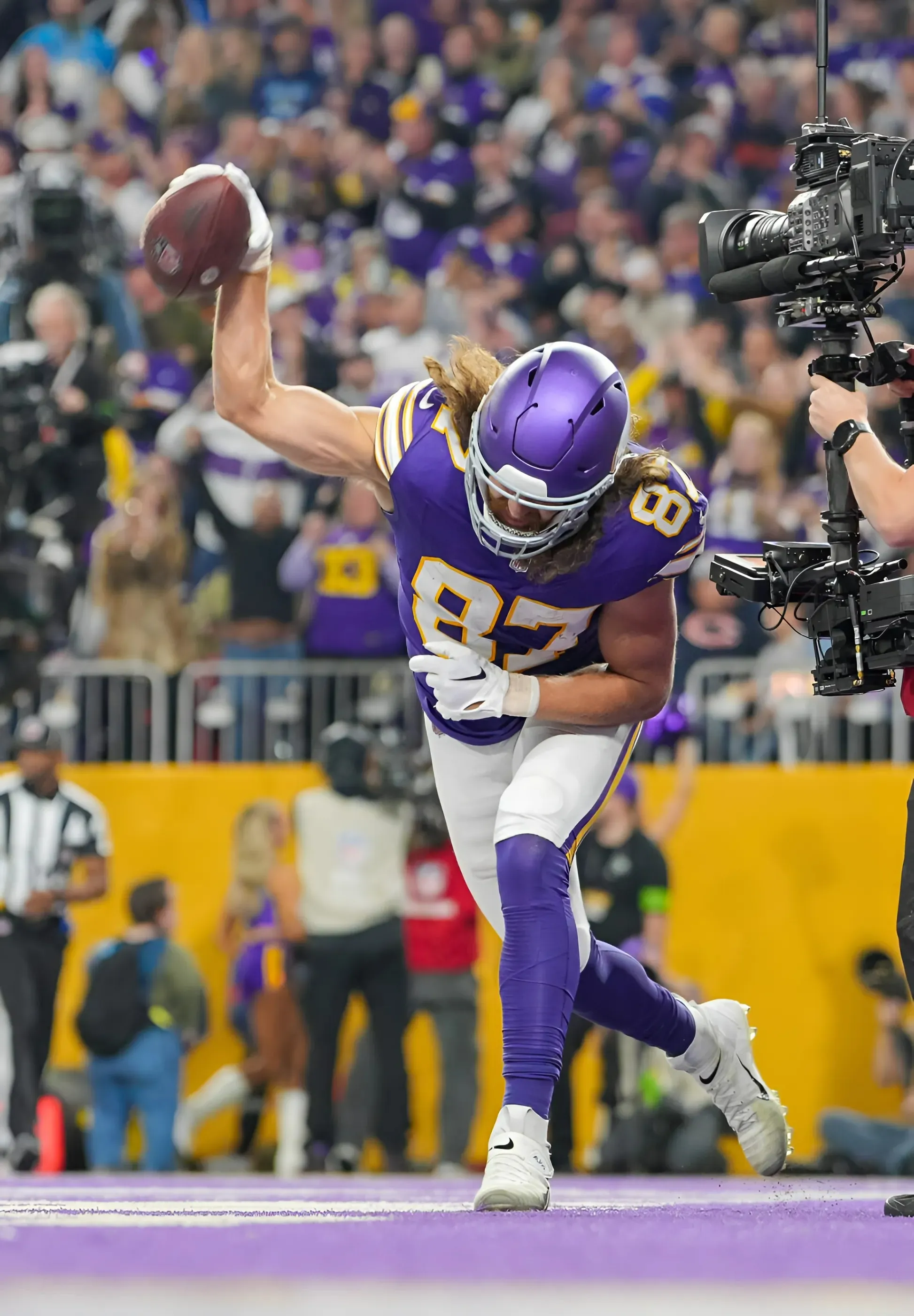 Minnesota Vikings Star Pass-Catcher Reveals Troubling Update On Availability For Start Of 2024 Season