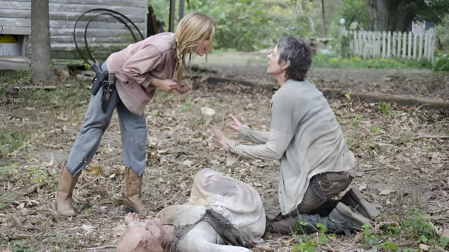 What episode of The Walking Dead does Carol tell Lizzie to "Look at the flowers?"