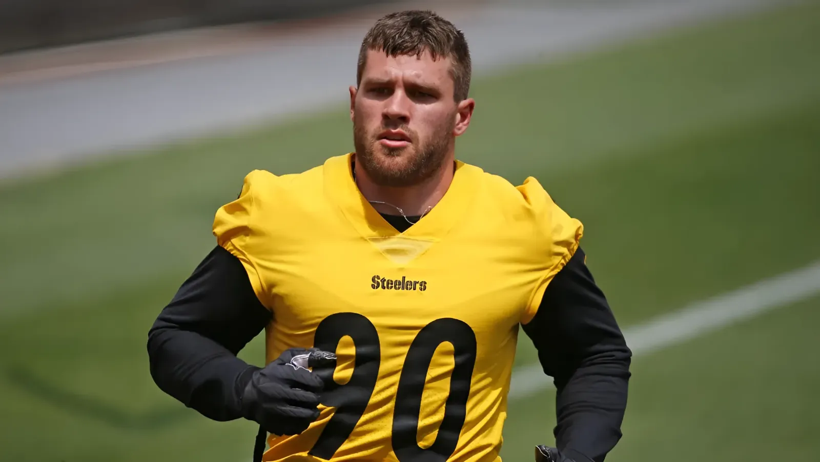 T.J. Watt breaks Steelers twitter in clip from OTA practice