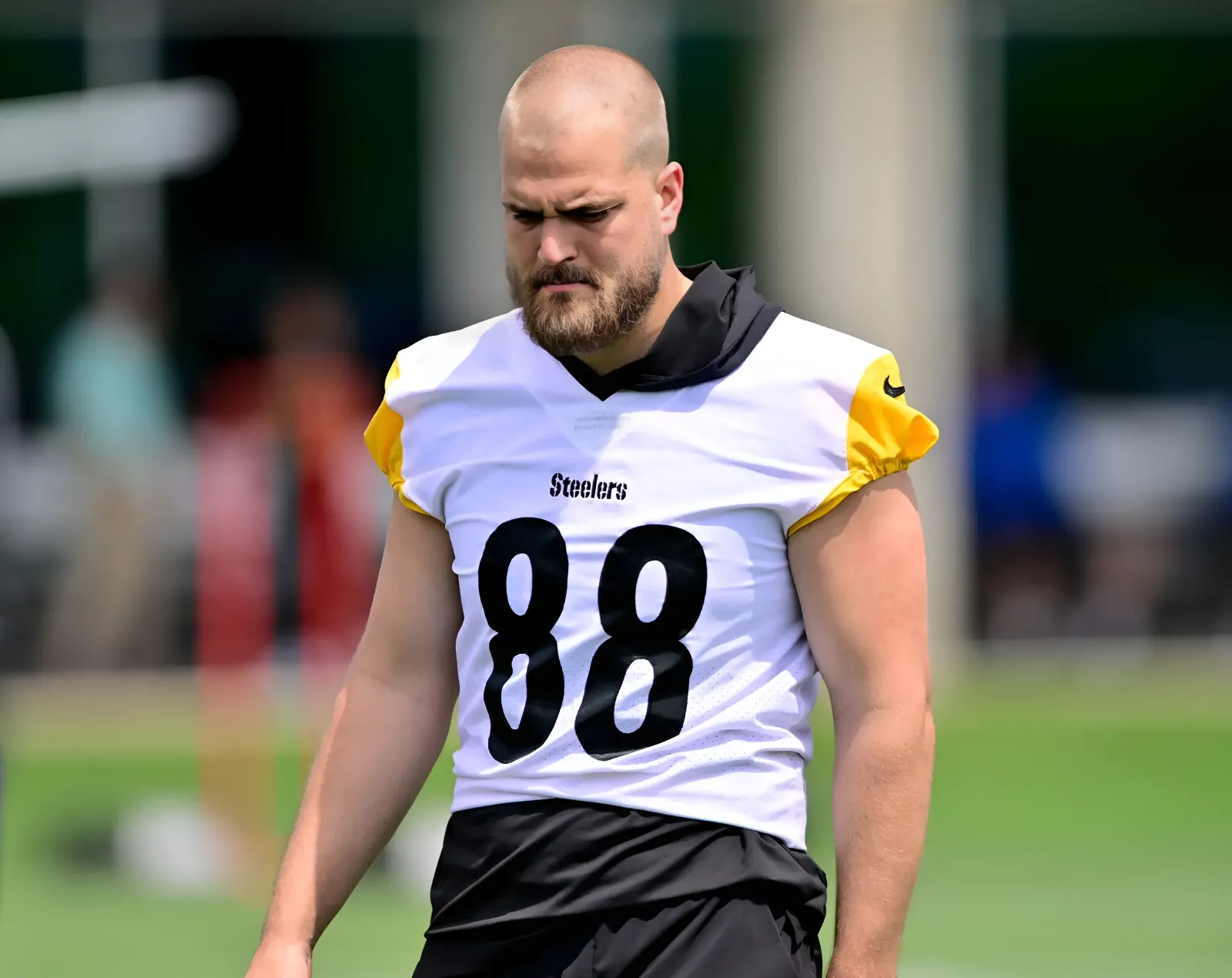 Steelers OTAs Takeaways: Freiermuth’s Big Role, Fields Change