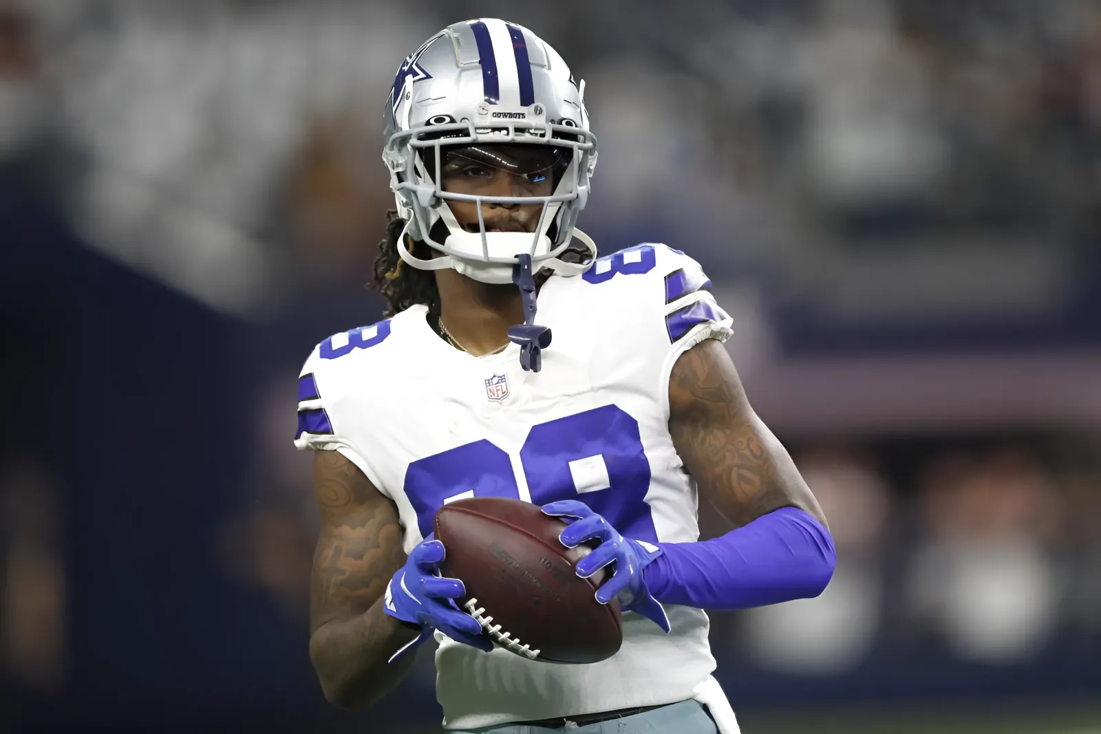 Cowboys Veteran Delivers Strong Message to Holdout CeeDee Lamb