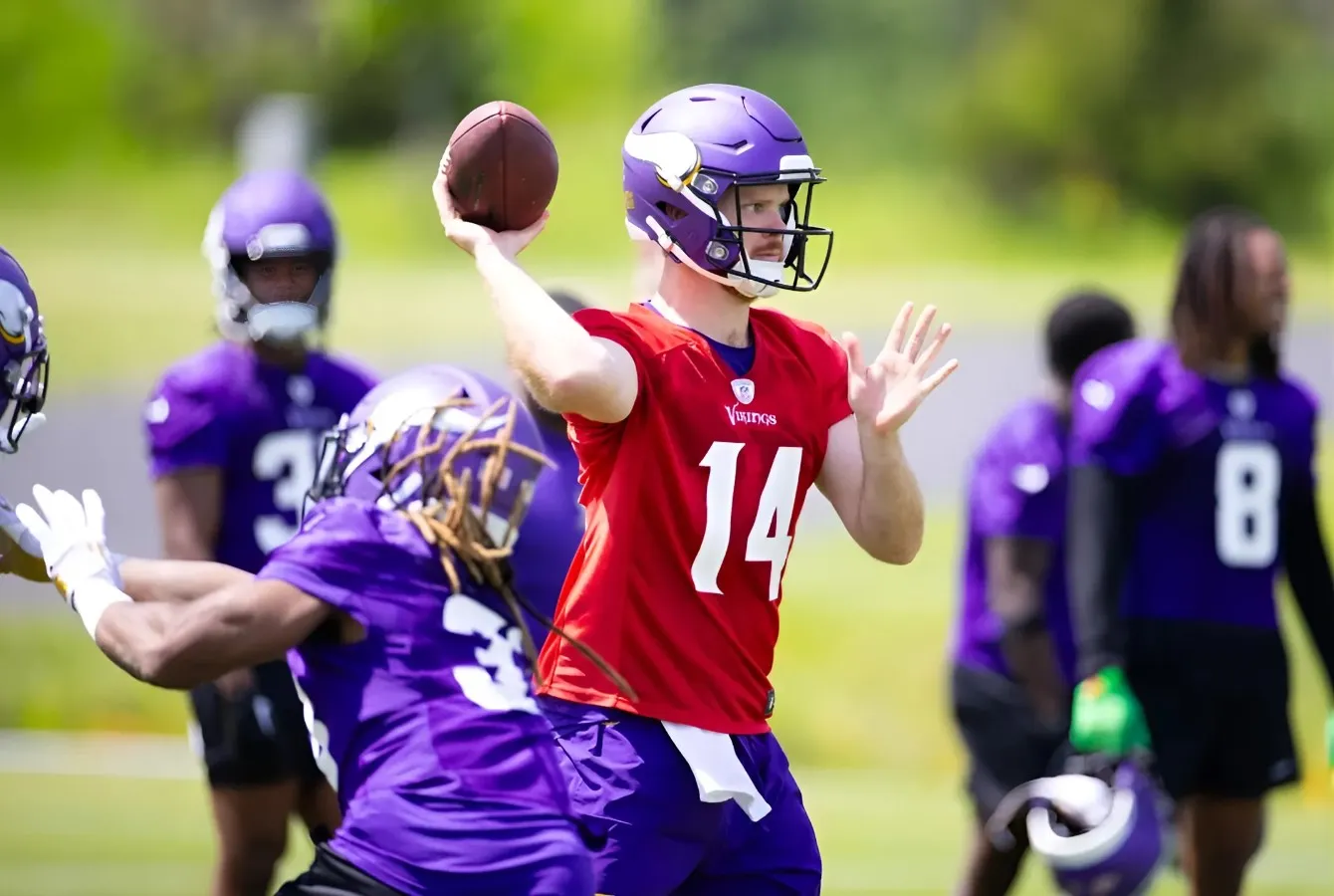 NFL Insider Cautions Against Buying Into Vikings’ Sam Darnold