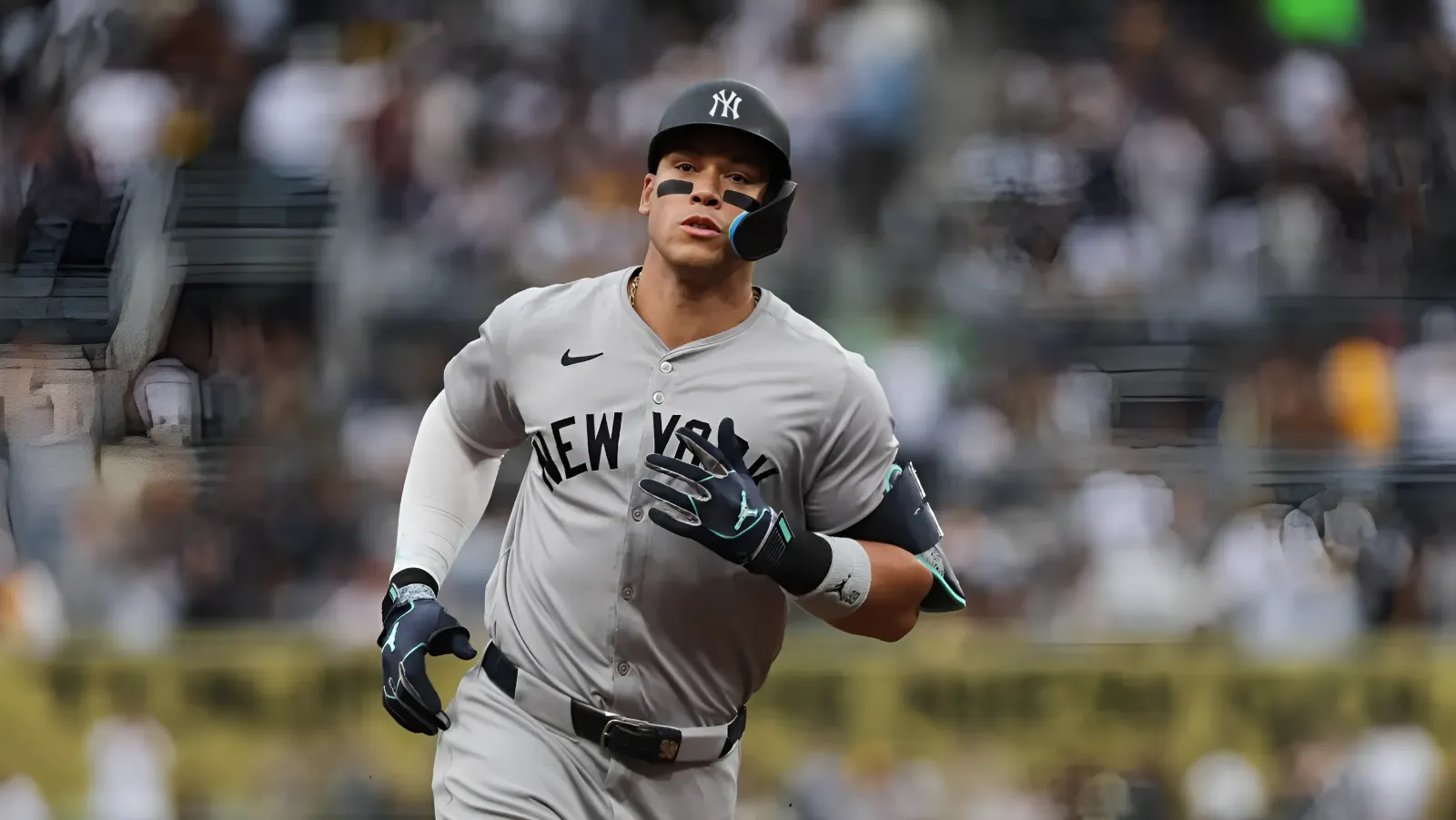 Yankees’ Aaron Judge continues red-hot May with multi-hit game against Padres