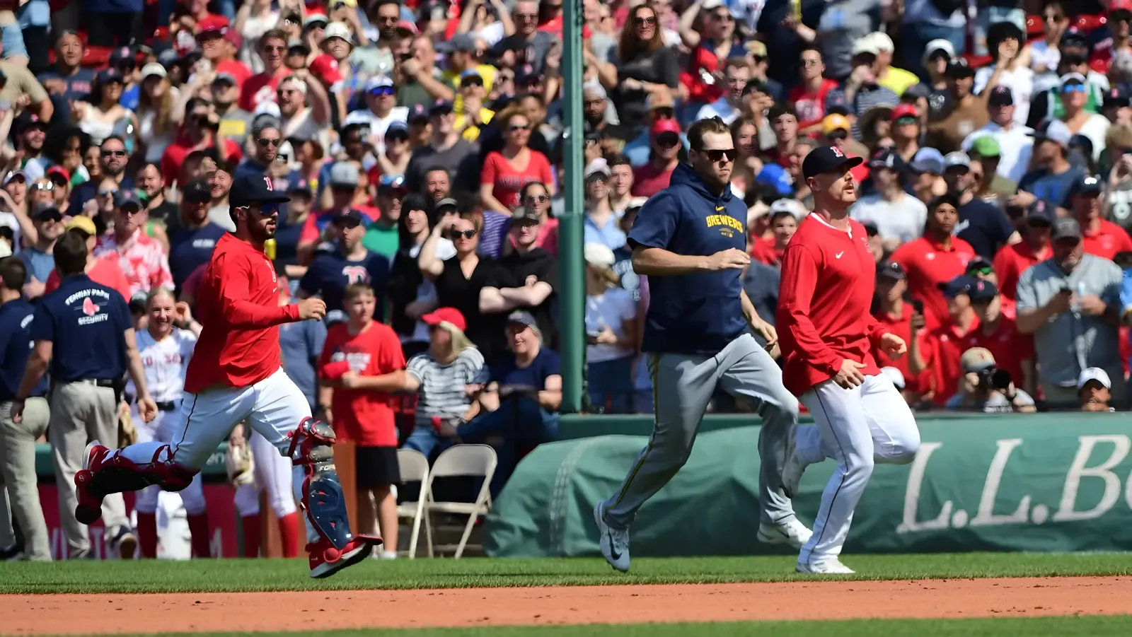 Red Sox Felt Chris Martin Confrontation ‘Fired Up’ Group Vs. Brewers