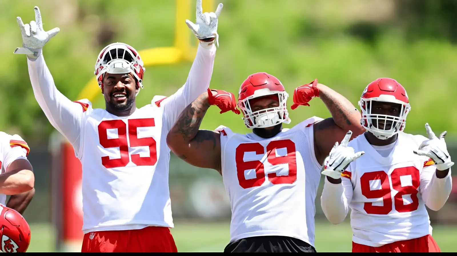 Chiefs’ Chris Jones Makes 3-Word Prediction After Arriving at OTAs