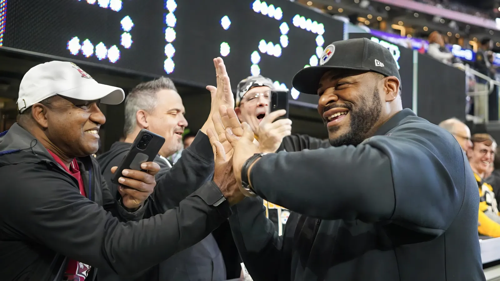 Steelers' Great Jerome Bettis Has Faith In Pittsburgh's Next Starting Quarterback