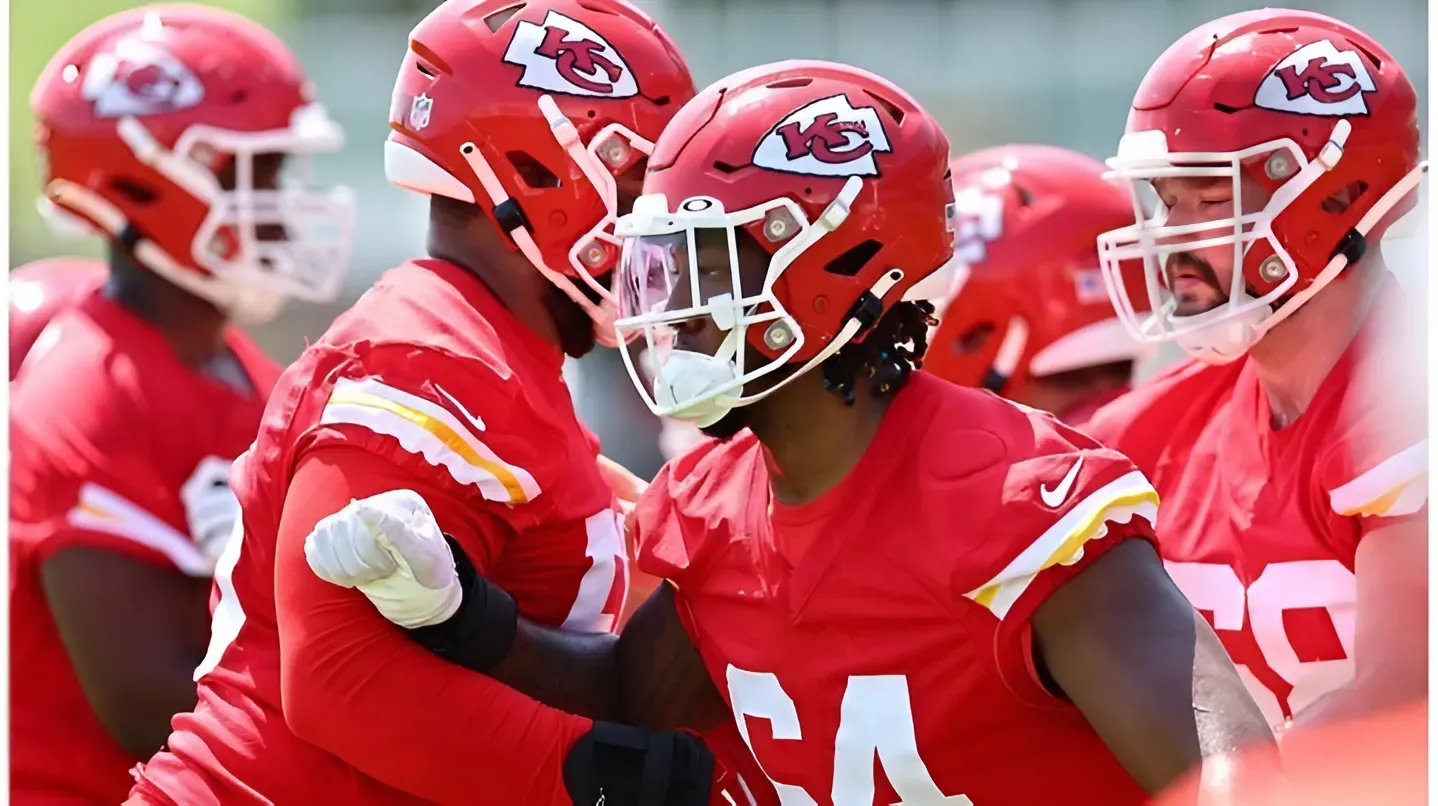 Chiefs OL coach Andy Heck gives surprising update on key position battle at OTAs