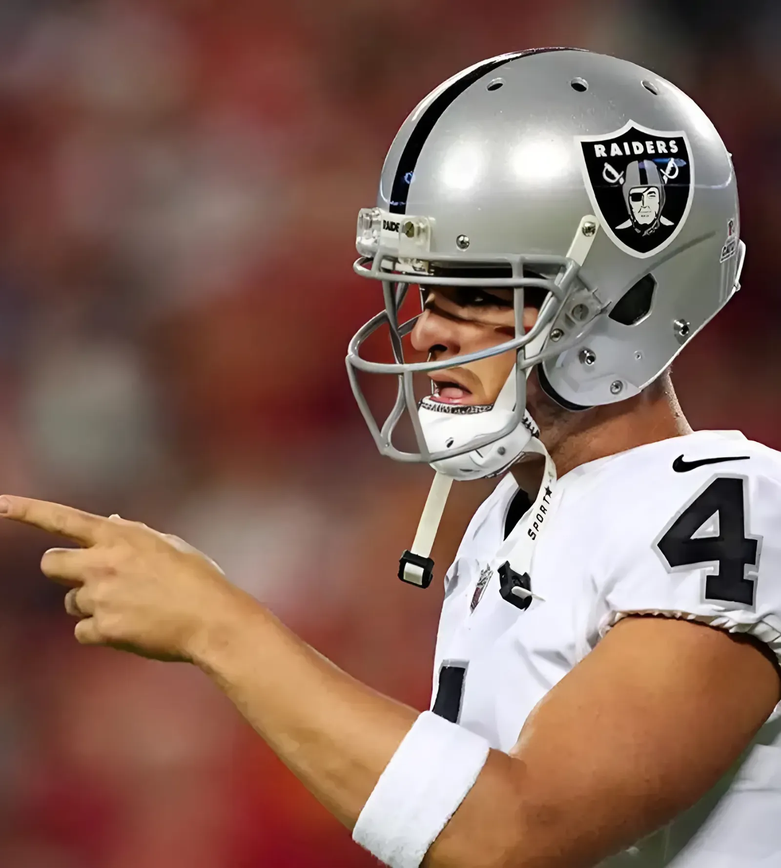 Derek Carr Makes Admission He Wasn’t Comfortable Saying With Raiders