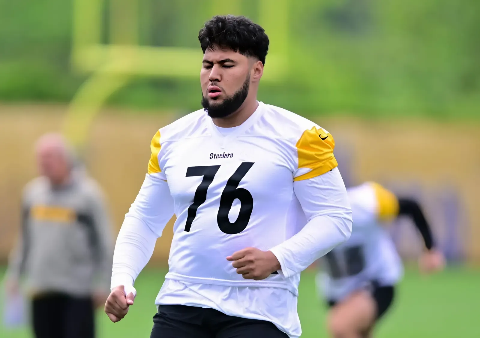 Steelers Make It Official And Sign First-Round Pick Troy Fautanu