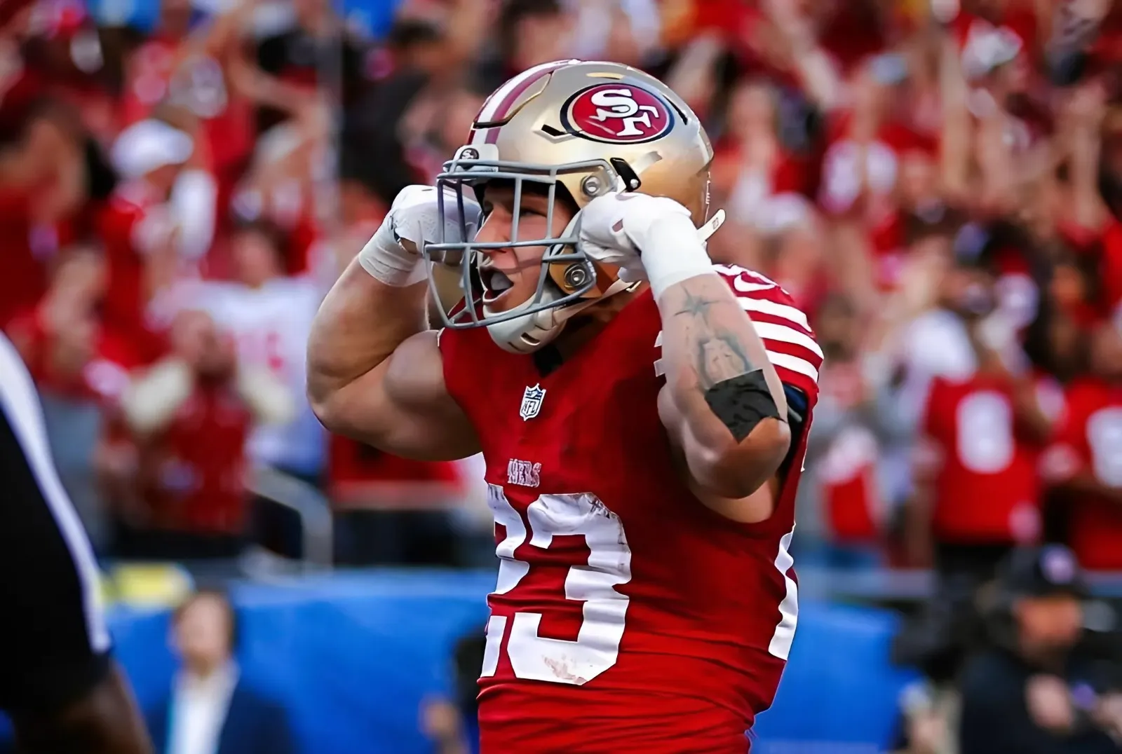 CMC signs lucrative two-year contract extension with 49ers