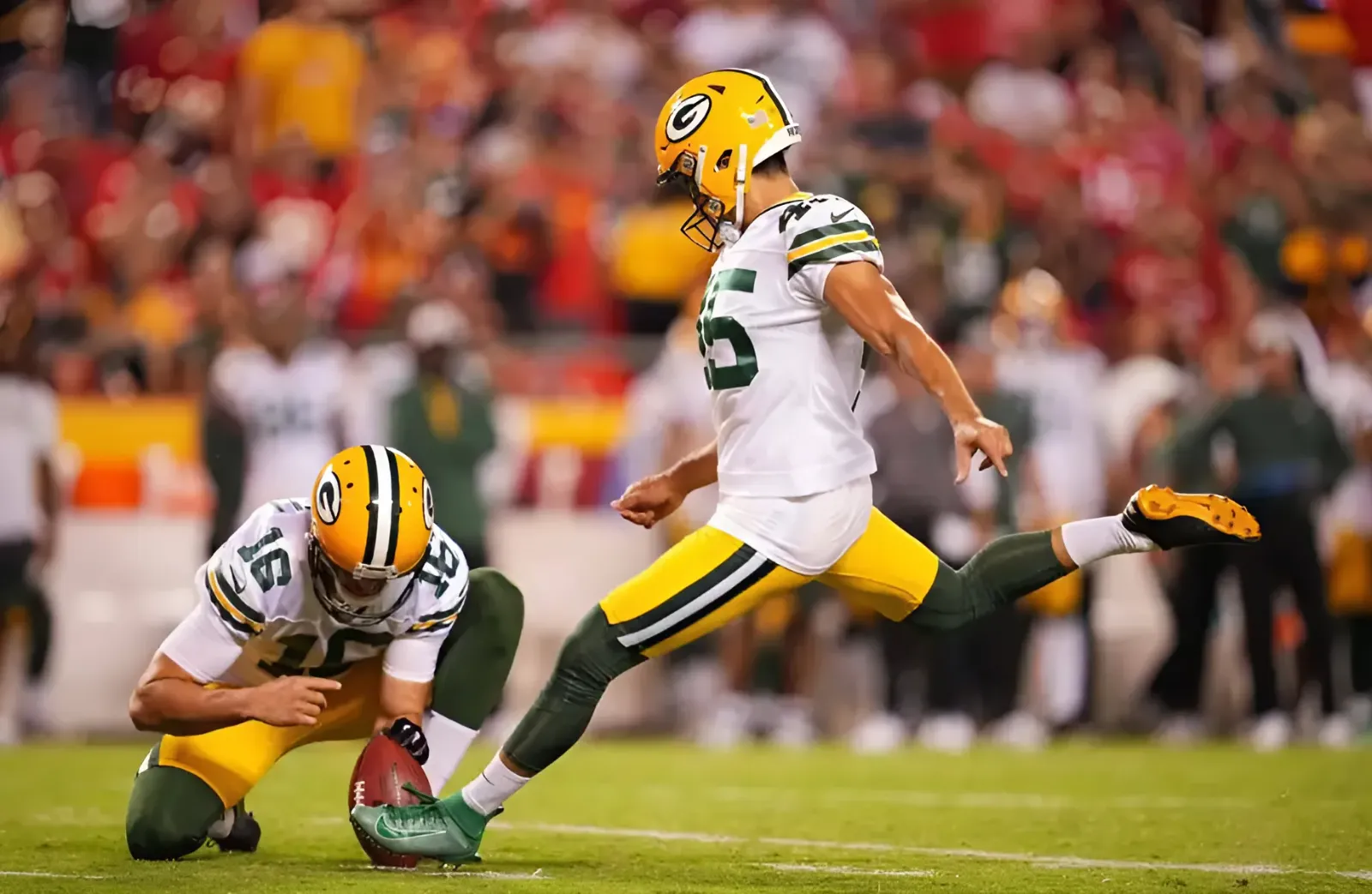 Packers Fans React To Former Kicker Signing With NFC Rival