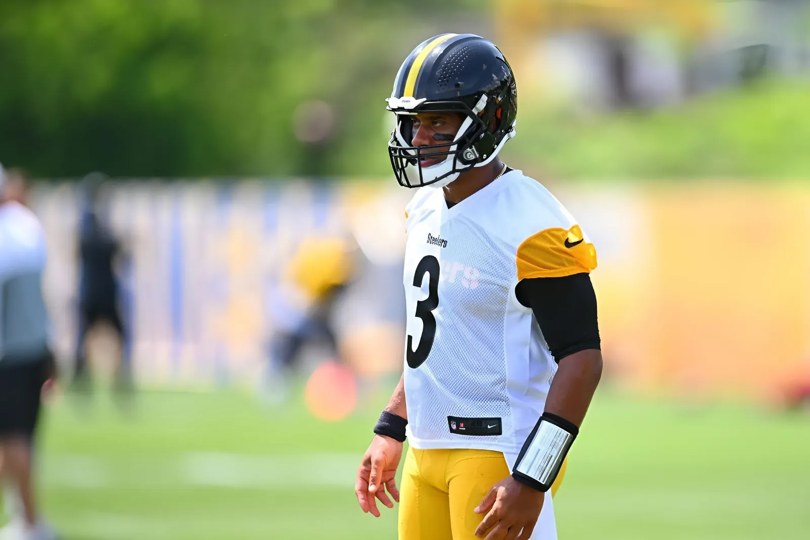 Terrible Towel Tales: Steelers QB competition continues to make waves at OTAs