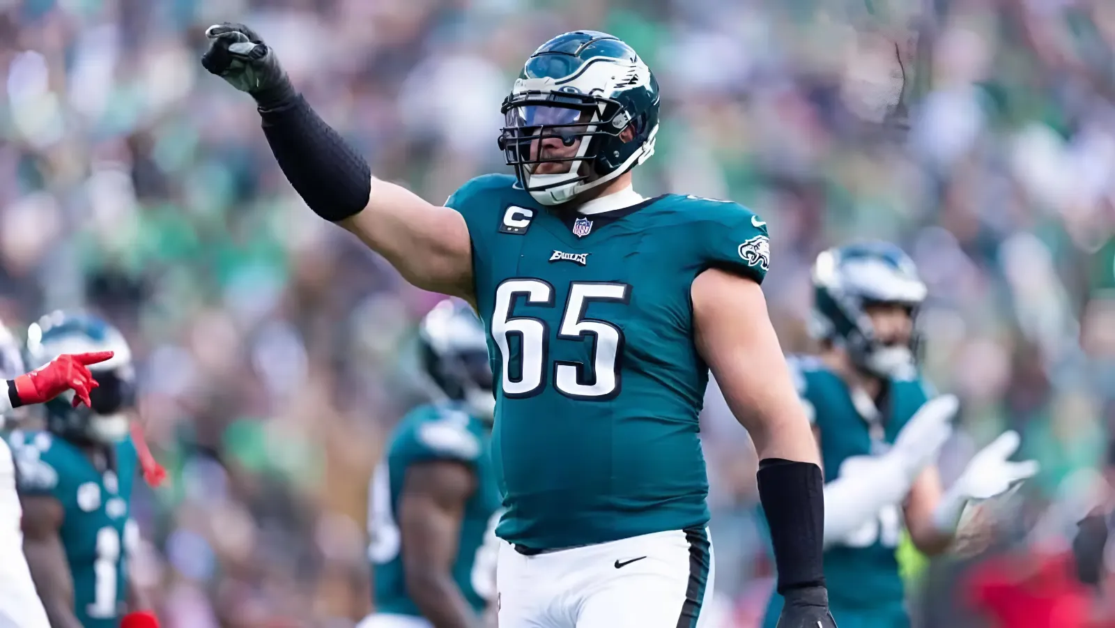 Eagles Right Tackle Discusses Future, Leadership Role With Jason Kelce Retired