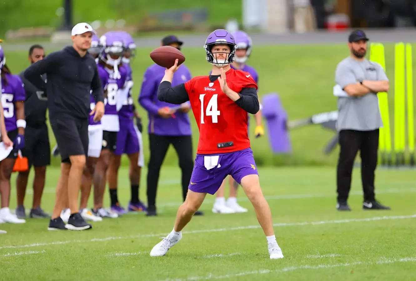 Minnesota Vikings prioritize experience as Sam Darnold leads over rookie J.J. McCarthy for NFL season start