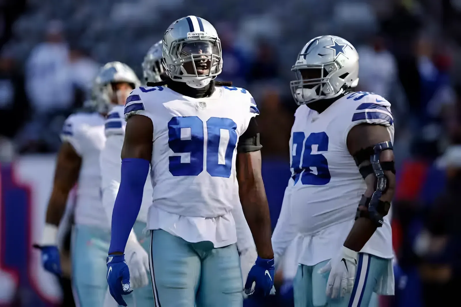 4 reasons why the Cowboys should keep DeMarcus Lawrence around a little longer