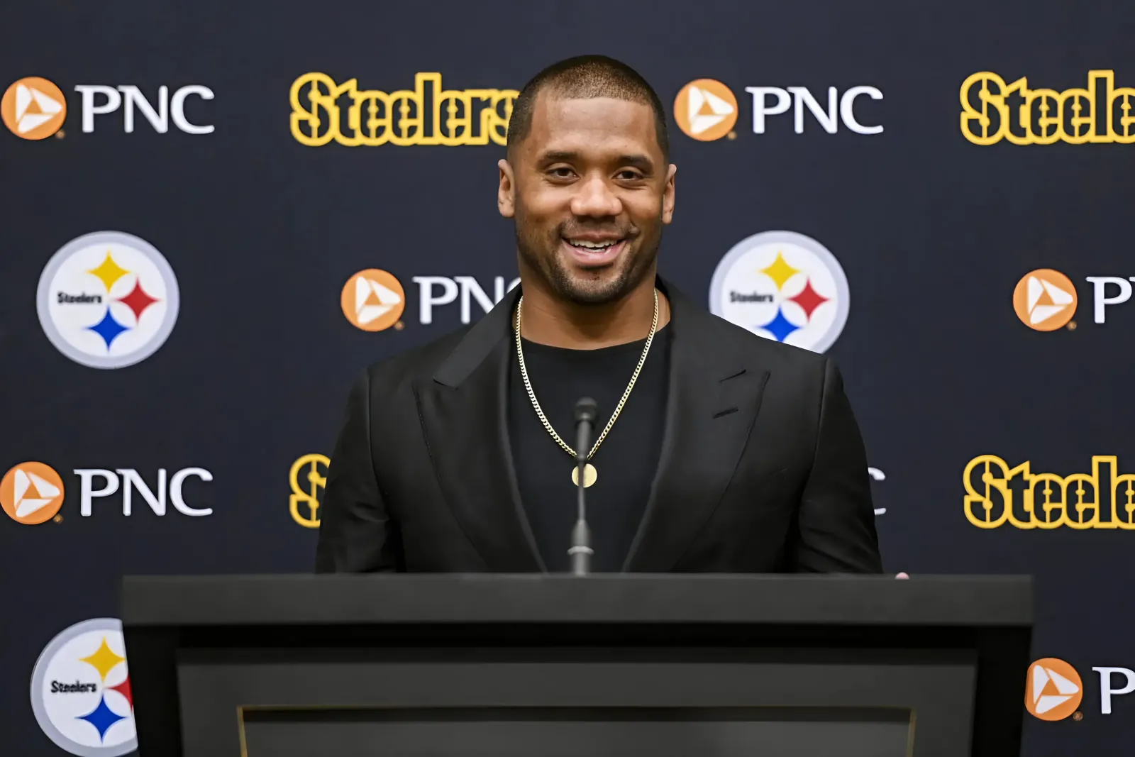 There's No 'Slam-Dunk Candidate' For Steelers' Offensive Captain Outside Of Russell Wilson, Fittipaldo Believes