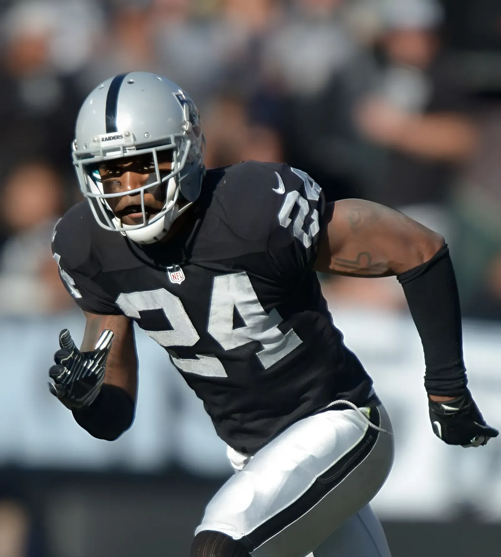 Free Agent Under Consideration by Raiders Retires From NFL