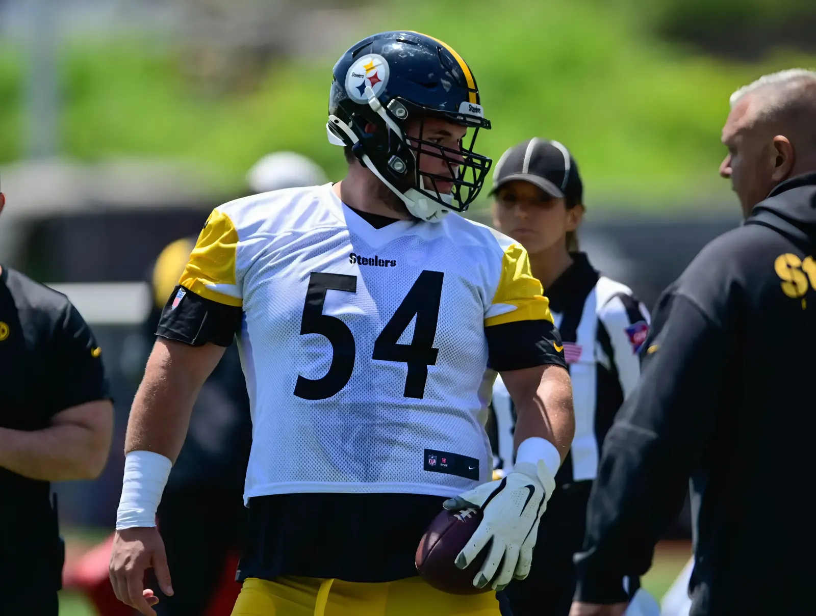 Steelers Sign Second-Round Pick Zach Frazier