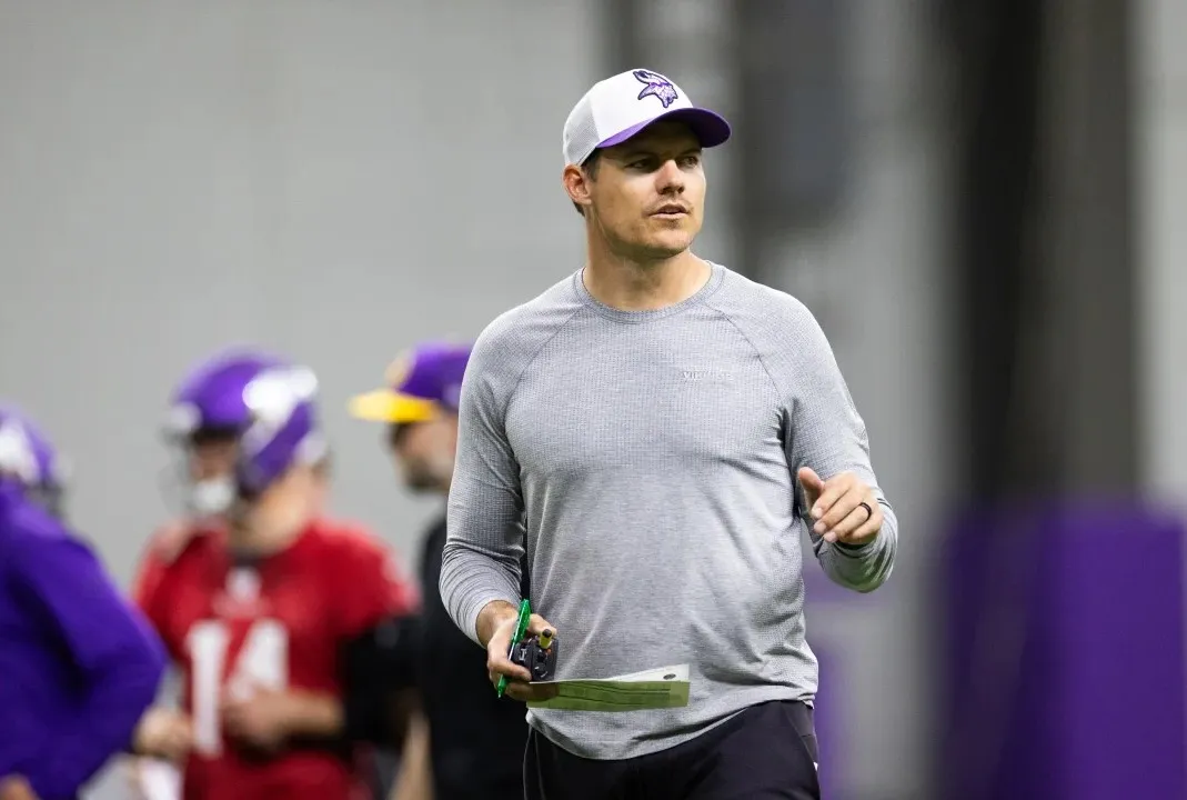 Vikings’ Kevin O’Connell Gets Honest on Sam Darnold, J.J. McCarthy’s Future