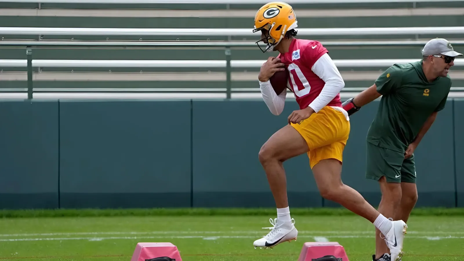 Packers QB Jordan Love at camp, expects contract resolution soon